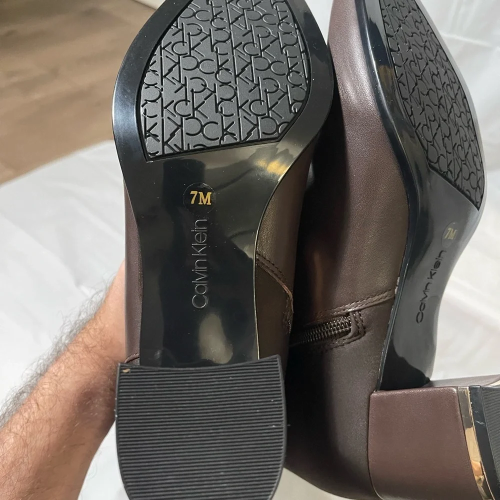 Calvin Klein women’s boots, new in box size 7 - Picture 9 of 11